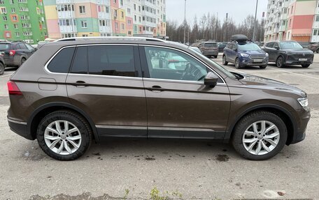 Volkswagen Tiguan II, 2017 год, 2 550 000 рублей, 3 фотография