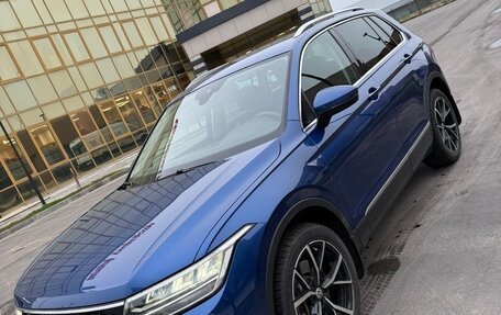 Volkswagen Tiguan II, 2021 год, 3 599 000 рублей, 3 фотография