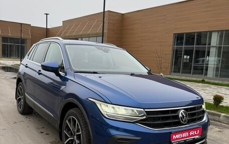 Volkswagen Tiguan II, 2021 год, 3 599 000 рублей, 1 фотография