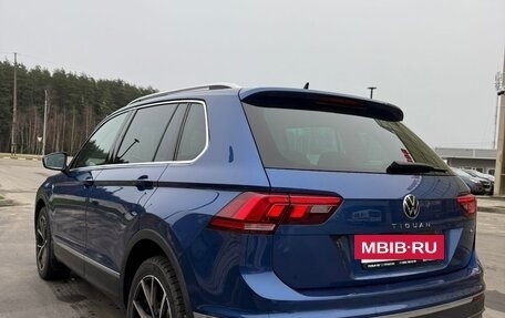 Volkswagen Tiguan II, 2021 год, 3 599 000 рублей, 2 фотография