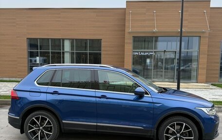 Volkswagen Tiguan II, 2021 год, 3 599 000 рублей, 8 фотография