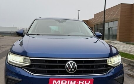 Volkswagen Tiguan II, 2021 год, 3 599 000 рублей, 15 фотография