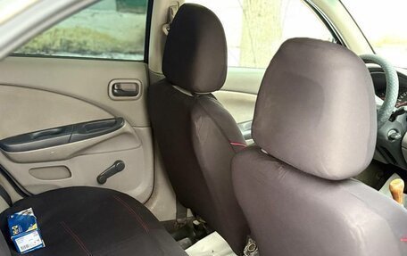 Nissan Almera, 2001 год, 285 000 рублей, 15 фотография