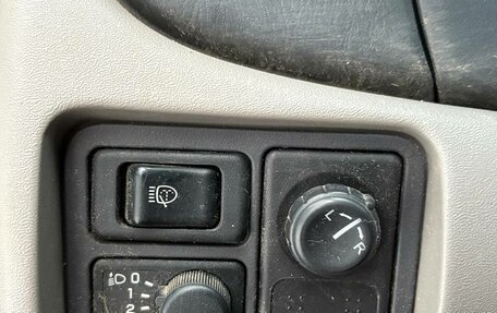 Nissan Almera, 2001 год, 285 000 рублей, 16 фотография