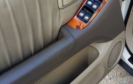 Lexus RX IV рестайлинг, 2000 год, 980 000 рублей, 4 фотография