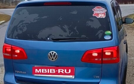 Volkswagen Touran III, 2013 год, 1 500 000 рублей, 2 фотография