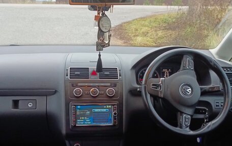 Volkswagen Touran III, 2013 год, 1 500 000 рублей, 9 фотография