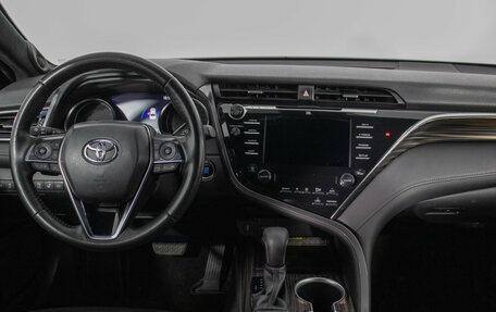 Toyota Camry, 2020 год, 3 260 000 рублей, 13 фотография