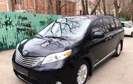 Toyota Sienna III, 2015 год, 2 800 000 рублей, 8 фотография