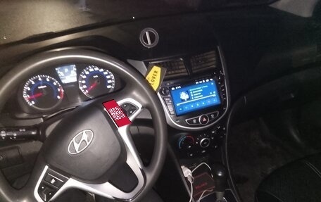 Hyundai Solaris II рестайлинг, 2011 год, 765 000 рублей, 2 фотография