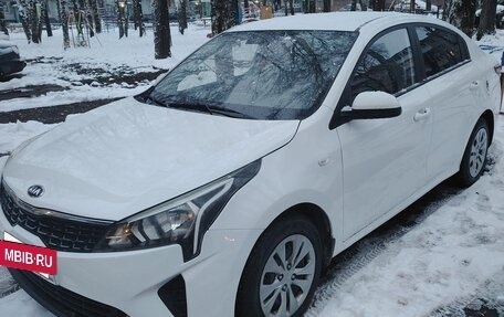 KIA Rio IV, 2021 год, 1 300 000 рублей, 2 фотография