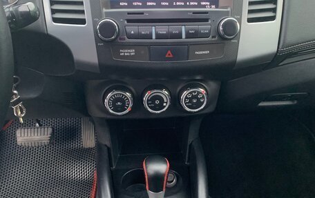 Mitsubishi Outlander III рестайлинг 3, 2010 год, 890 000 рублей, 7 фотография