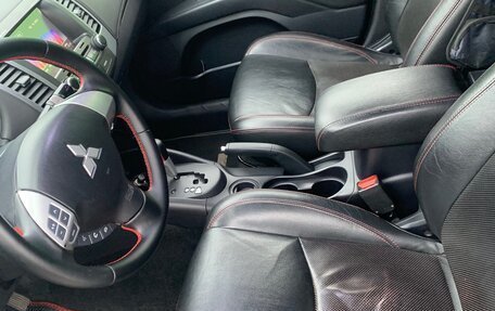 Mitsubishi Outlander III рестайлинг 3, 2010 год, 890 000 рублей, 11 фотография