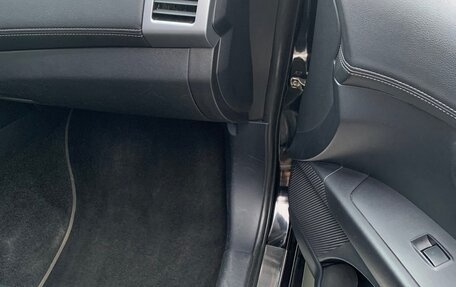 Mitsubishi Outlander III рестайлинг 3, 2010 год, 890 000 рублей, 16 фотография