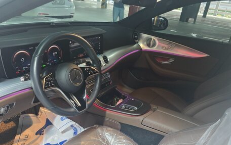 Mercedes-Benz E-Класс, 2021 год, 3 450 000 рублей, 5 фотография