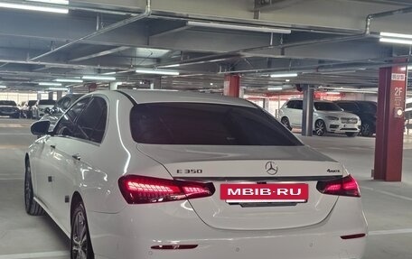 Mercedes-Benz E-Класс, 2021 год, 3 450 000 рублей, 4 фотография