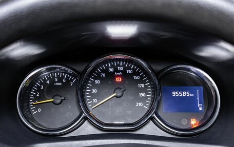 Renault Sandero II рестайлинг, 2018 год, 900 000 рублей, 18 фотография