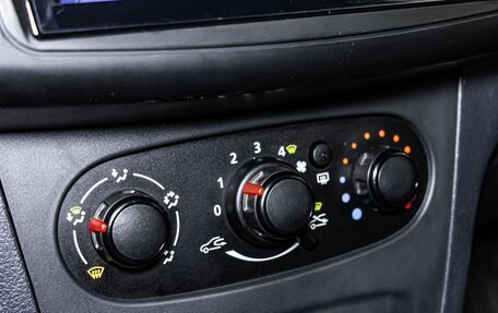 Renault Sandero II рестайлинг, 2018 год, 900 000 рублей, 20 фотография