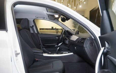 BMW 1 серия, 2018 год, 2 200 000 рублей, 23 фотография