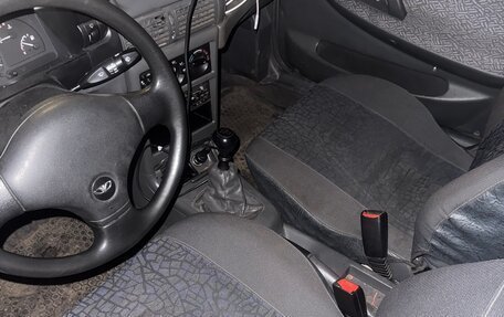 Daewoo Nexia I рестайлинг, 2002 год, 80 000 рублей, 7 фотография