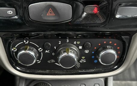 Renault Duster I рестайлинг, 2014 год, 1 037 000 рублей, 13 фотография