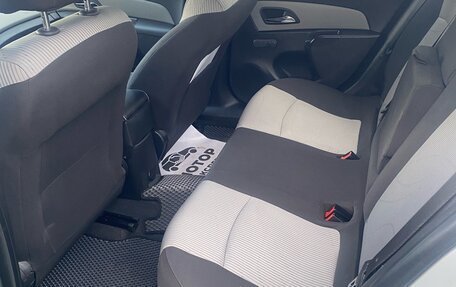 Chevrolet Cruze II, 2011 год, 669 000 рублей, 8 фотография