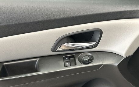 Chevrolet Cruze II, 2011 год, 669 000 рублей, 10 фотография