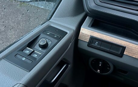 Volkswagen Caravelle T6 рестайлинг, 2021 год, 5 457 800 рублей, 20 фотография