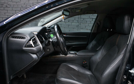 Toyota Camry, 2018 год, 3 000 000 рублей, 10 фотография