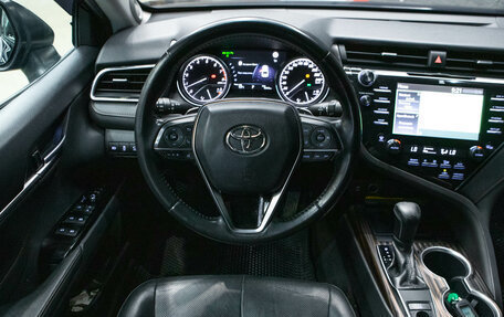 Toyota Camry, 2018 год, 3 000 000 рублей, 13 фотография