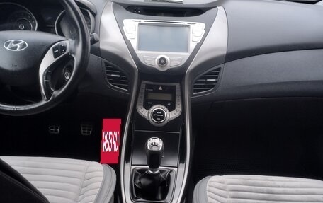 Hyundai Elantra V, 2012 год, 900 000 рублей, 11 фотография