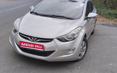 Hyundai Elantra V, 2012 год, 900 000 рублей, 4 фотография