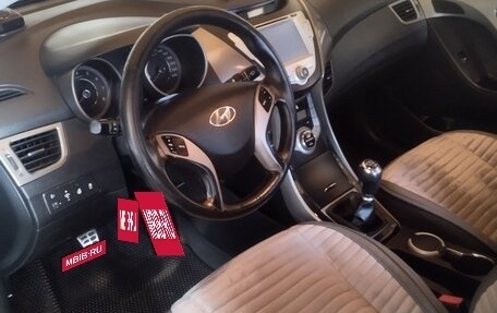 Hyundai Elantra V, 2012 год, 900 000 рублей, 12 фотография