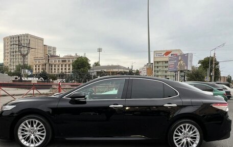 Toyota Camry, 2020 год, 3 200 000 рублей, 4 фотография