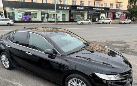 Toyota Camry, 2020 год, 3 200 000 рублей, 7 фотография