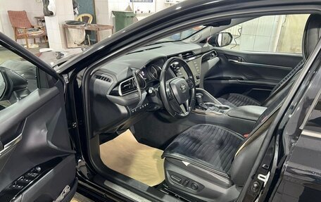 Toyota Camry, 2020 год, 3 200 000 рублей, 10 фотография