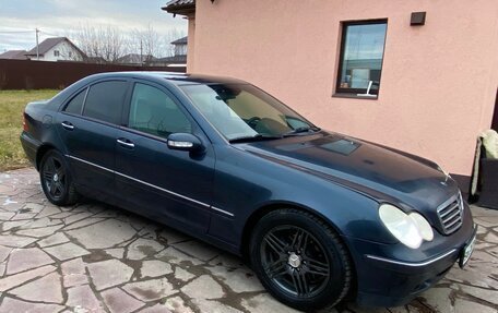 Mercedes-Benz C-Класс, 2001 год, 600 000 рублей, 1 фотография