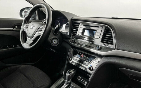 Hyundai Elantra VI рестайлинг, 2016 год, 1 217 000 рублей, 9 фотография