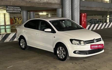 Volkswagen Polo VI (EU Market), 2013 год, 950 000 рублей, 3 фотография