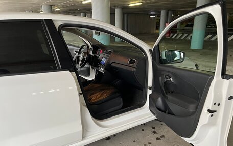 Volkswagen Polo VI (EU Market), 2013 год, 950 000 рублей, 23 фотография