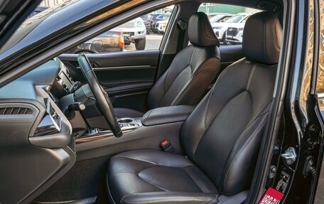 Toyota Camry, 2019 год, 2 990 000 рублей, 10 фотография