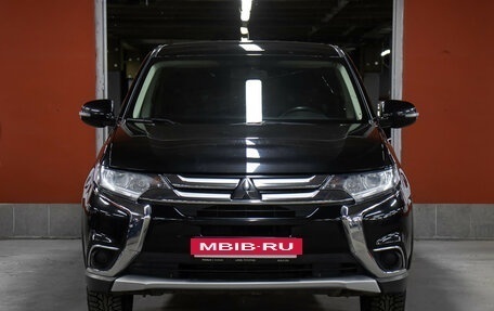 Mitsubishi Outlander III рестайлинг 3, 2016 год, 1 898 000 рублей, 2 фотография