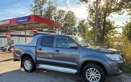 Toyota Hilux VII, 2013 год, 1 990 000 рублей, 2 фотография