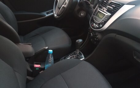 Hyundai Solaris II рестайлинг, 2013 год, 869 000 рублей, 10 фотография