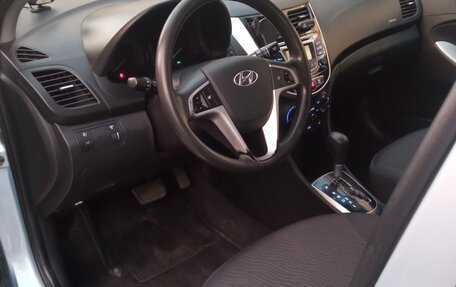 Hyundai Solaris II рестайлинг, 2013 год, 869 000 рублей, 9 фотография