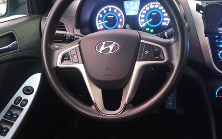 Hyundai Solaris II рестайлинг, 2013 год, 869 000 рублей, 17 фотография