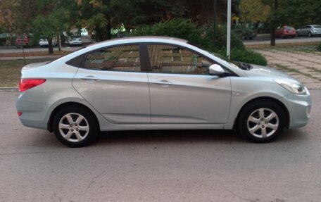 Hyundai Solaris II рестайлинг, 2013 год, 869 000 рублей, 19 фотография