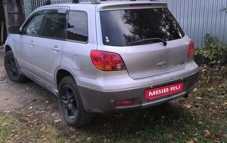 Mitsubishi Outlander III рестайлинг 3, 2002 год, 400 000 рублей, 2 фотография