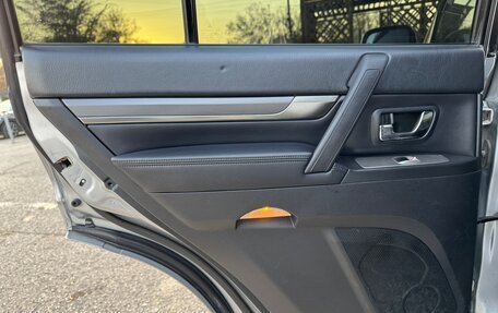 Mitsubishi Pajero IV, 2010 год, 1 390 000 рублей, 24 фотография