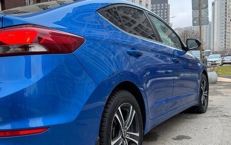 Hyundai Elantra VI рестайлинг, 2016 год, 1 000 000 рублей, 5 фотография